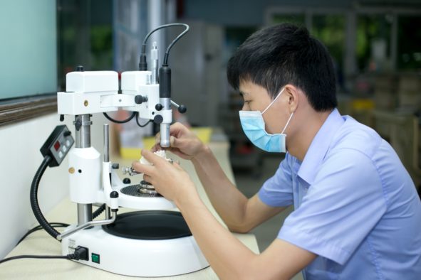 Flemming International - Fertigung von Zahnersatz in China